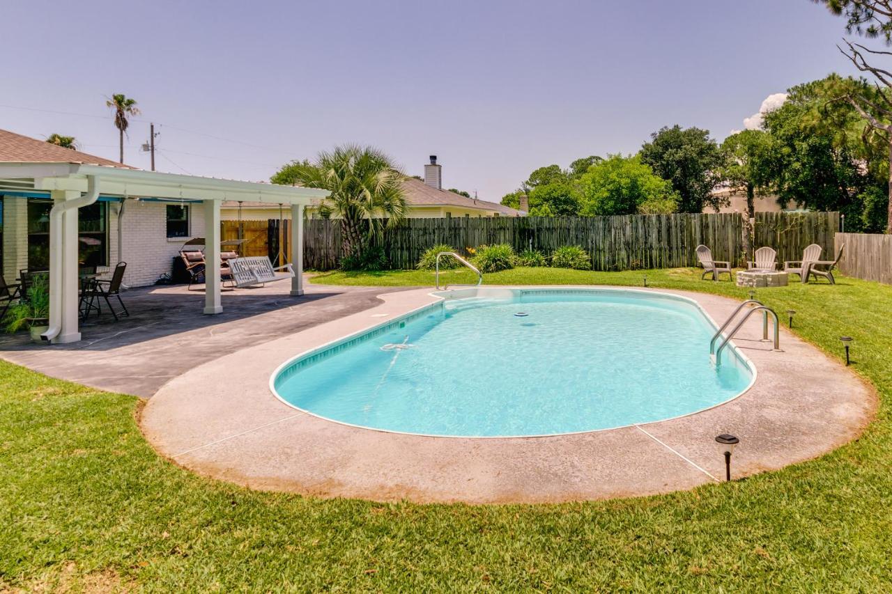 Gulf Breeze Vacation Rental For 2 With Pool Access! Extérieur photo